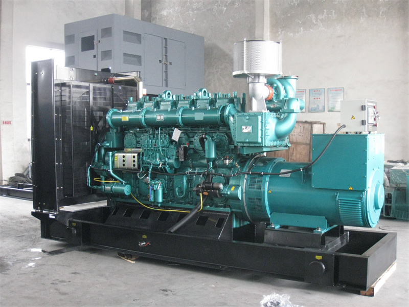 新兴200KW 柴油发电机的油耗是多少?